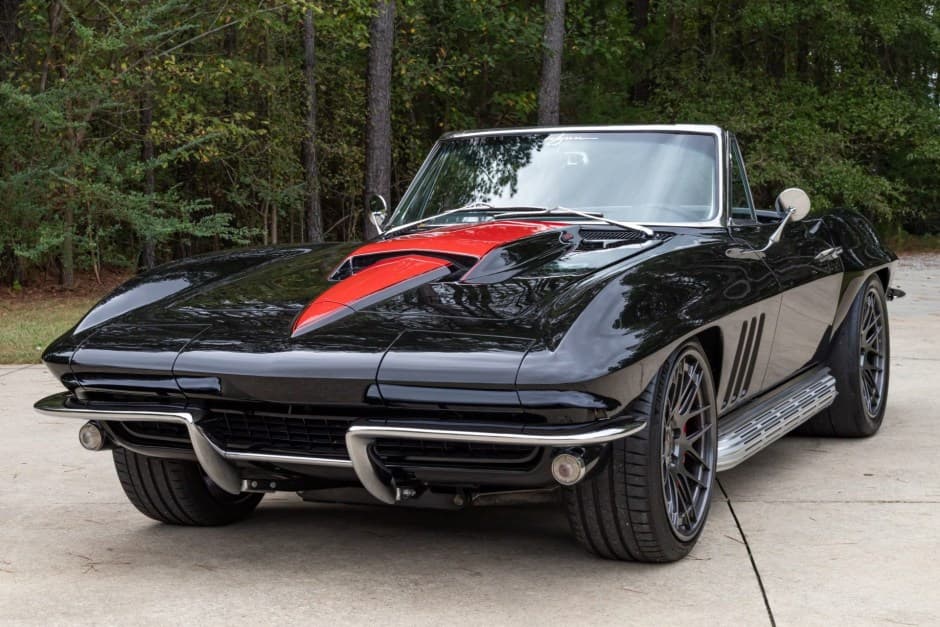 1965 Chevrolet Corvette C2 sold for $126,000