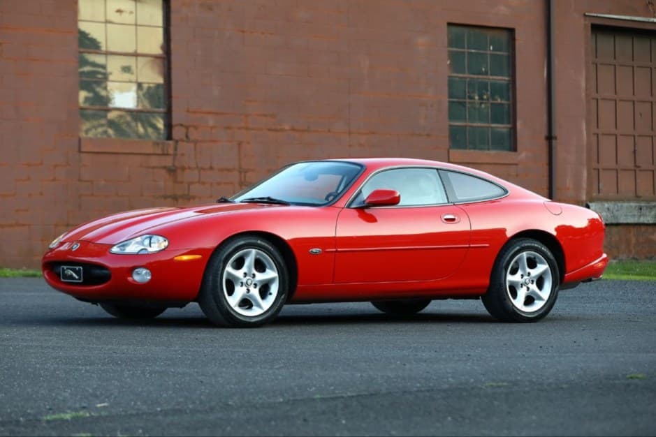 2001 Jaguar XK8 sold for $7,600