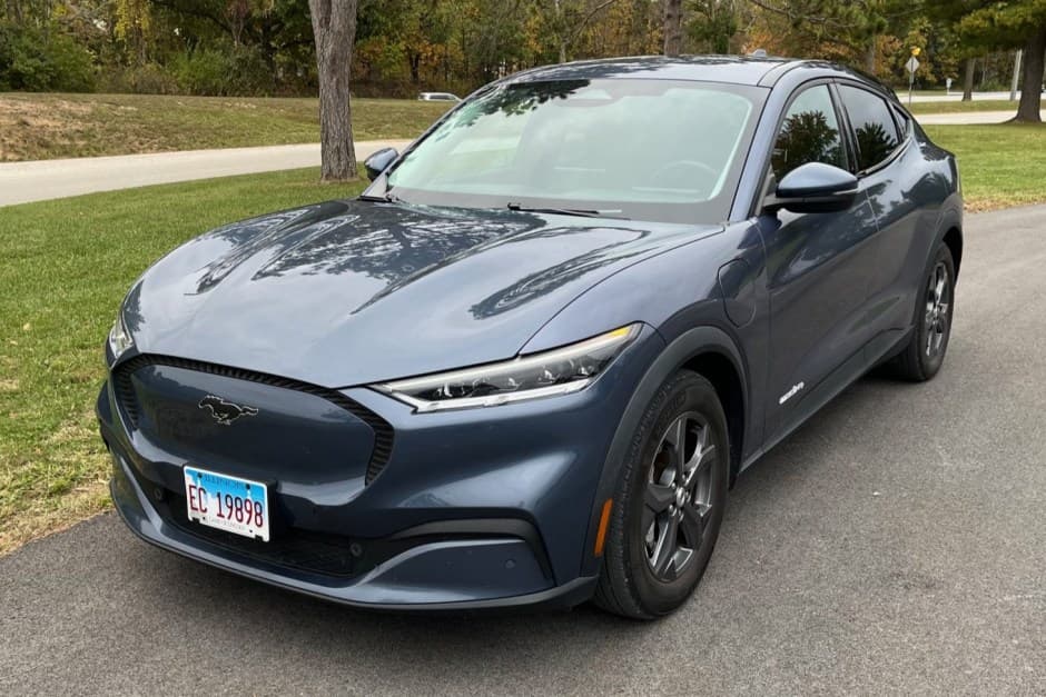 2021 Ford Mustang Mach-E sold for $17,027