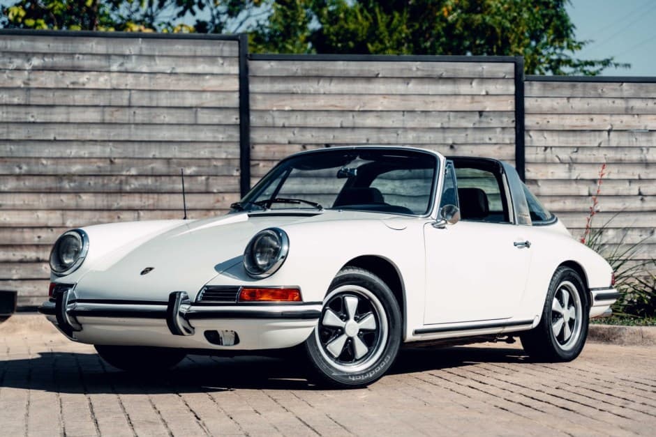 1967 Porsche SWB 911 (1965-1968) sold for $72,500