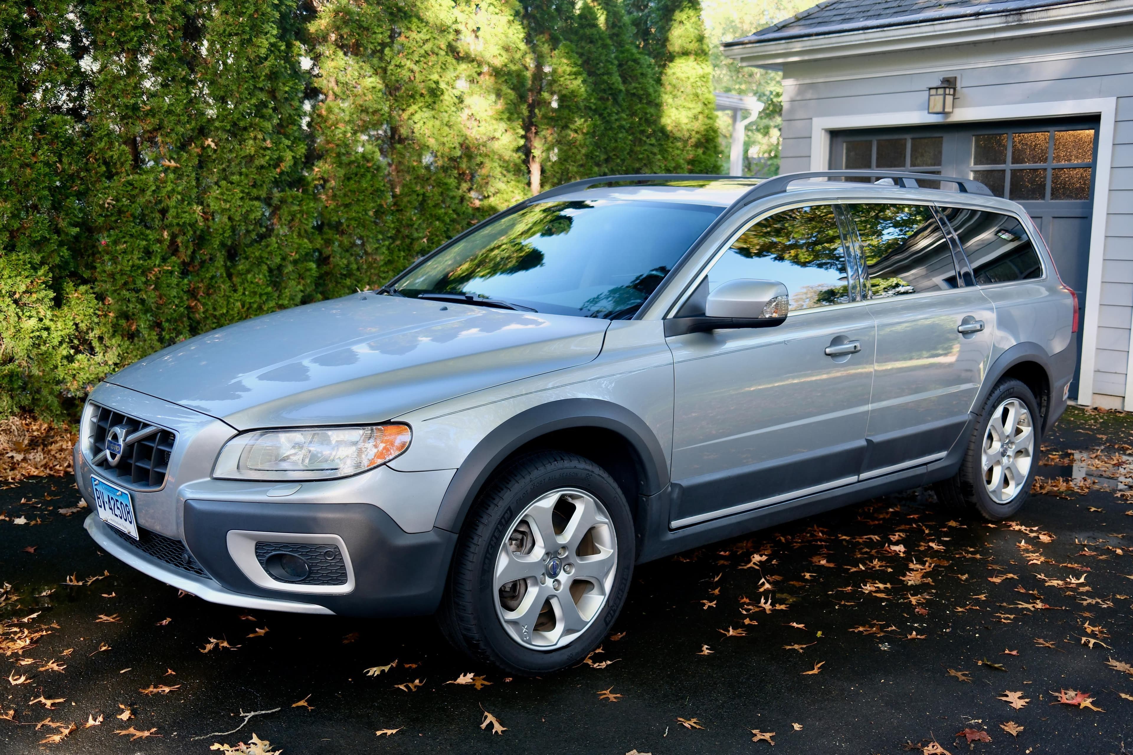 2010 Volvo XC70 sold for $15,300