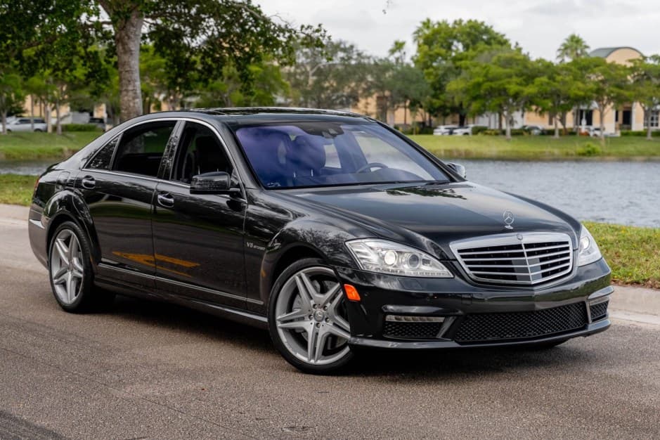 2011 Mercedes-Benz W221 S-Class sold for $43,750
