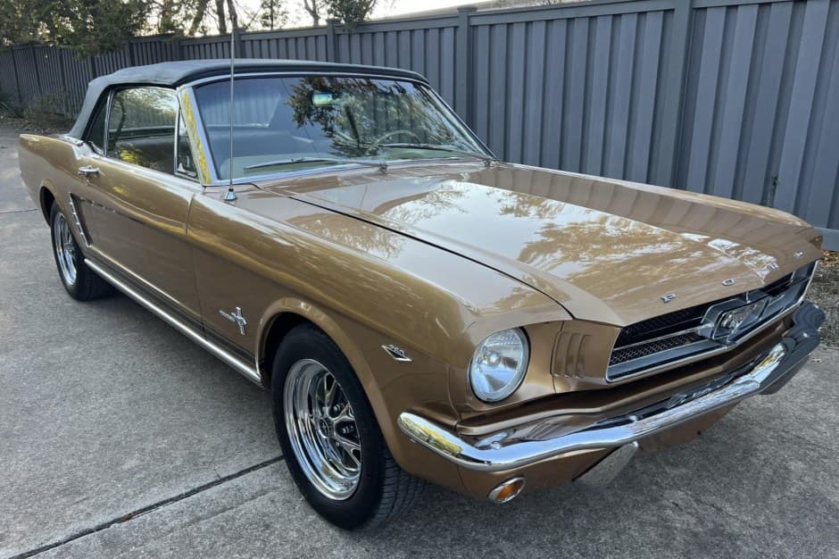 1964 Ford Mustang 1964.5-1966 sold for $33,500