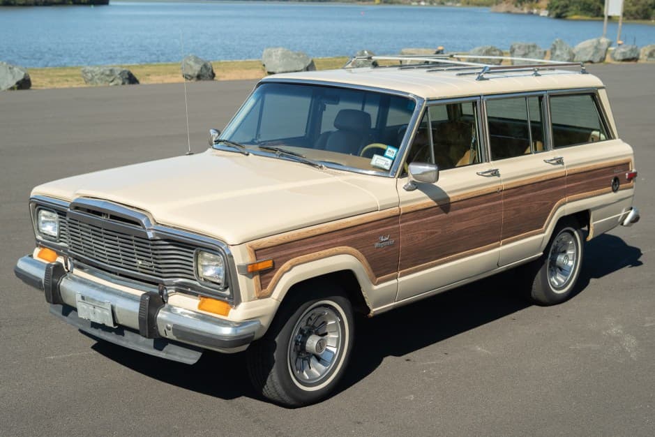 1985 Jeep SJ Grand Wagoneer sold for $20,000