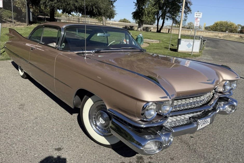 1959 Cadillac DeVille sold for $39,500