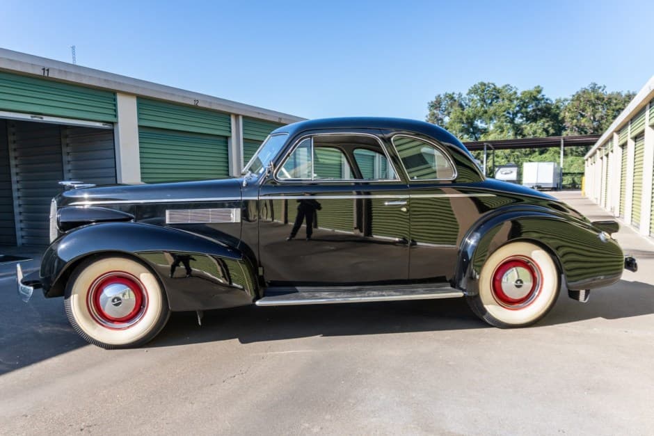 1939 LaSalle Series 50 sold for $19,100