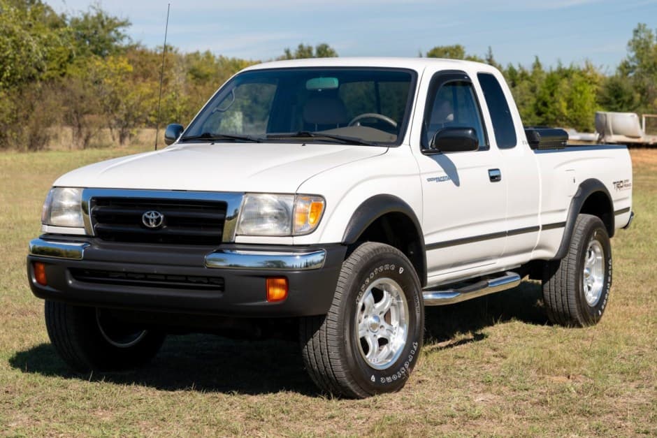 1999 Toyota Tacoma (N1X0 1995-2005) sold for $20,501