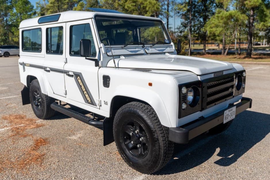 1996 Land Rover 110 / Defender 110 (Euro Spec) sold for $25,000