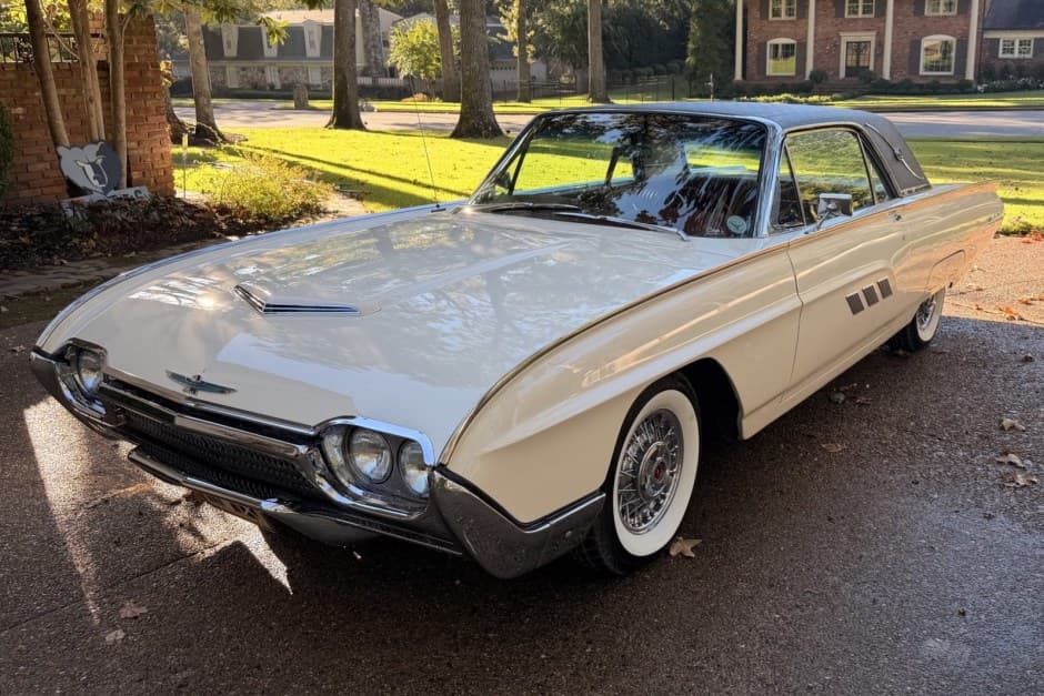 1963 Ford Thunderbird (1961-1963) sold for $16,250