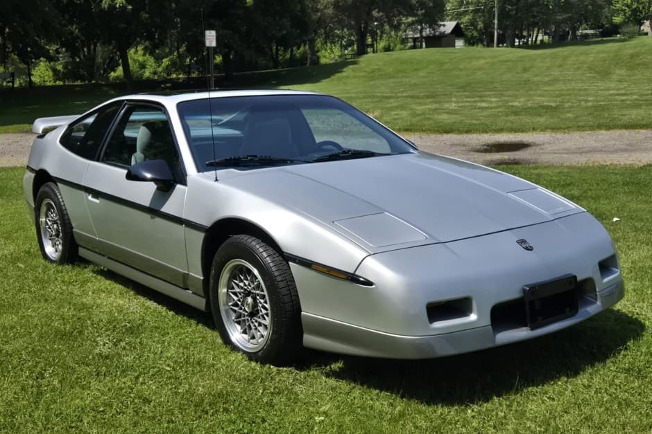 1987 Pontiac Fiero sold for $13,400