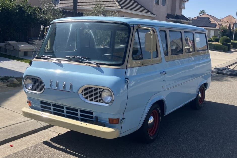 1964 Ford Econoline Van sold for $5,900