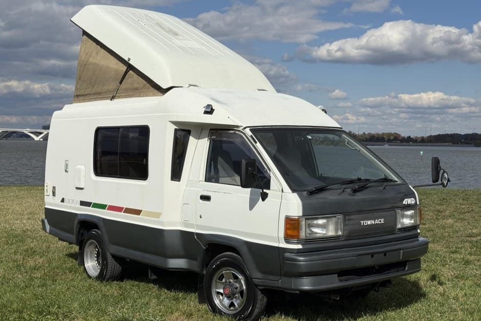 1991 Toyota LiteAce & TownAce sold for $15,000