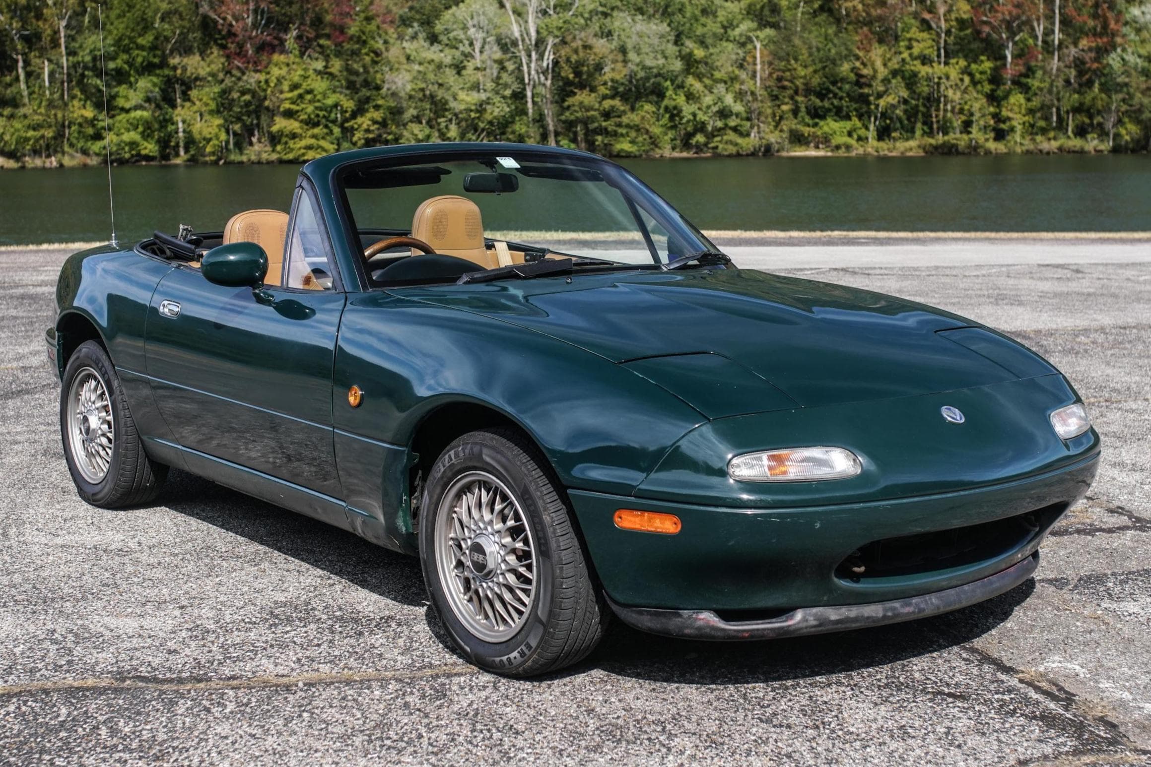 1990 Mazda NA Miata sold for $7,700