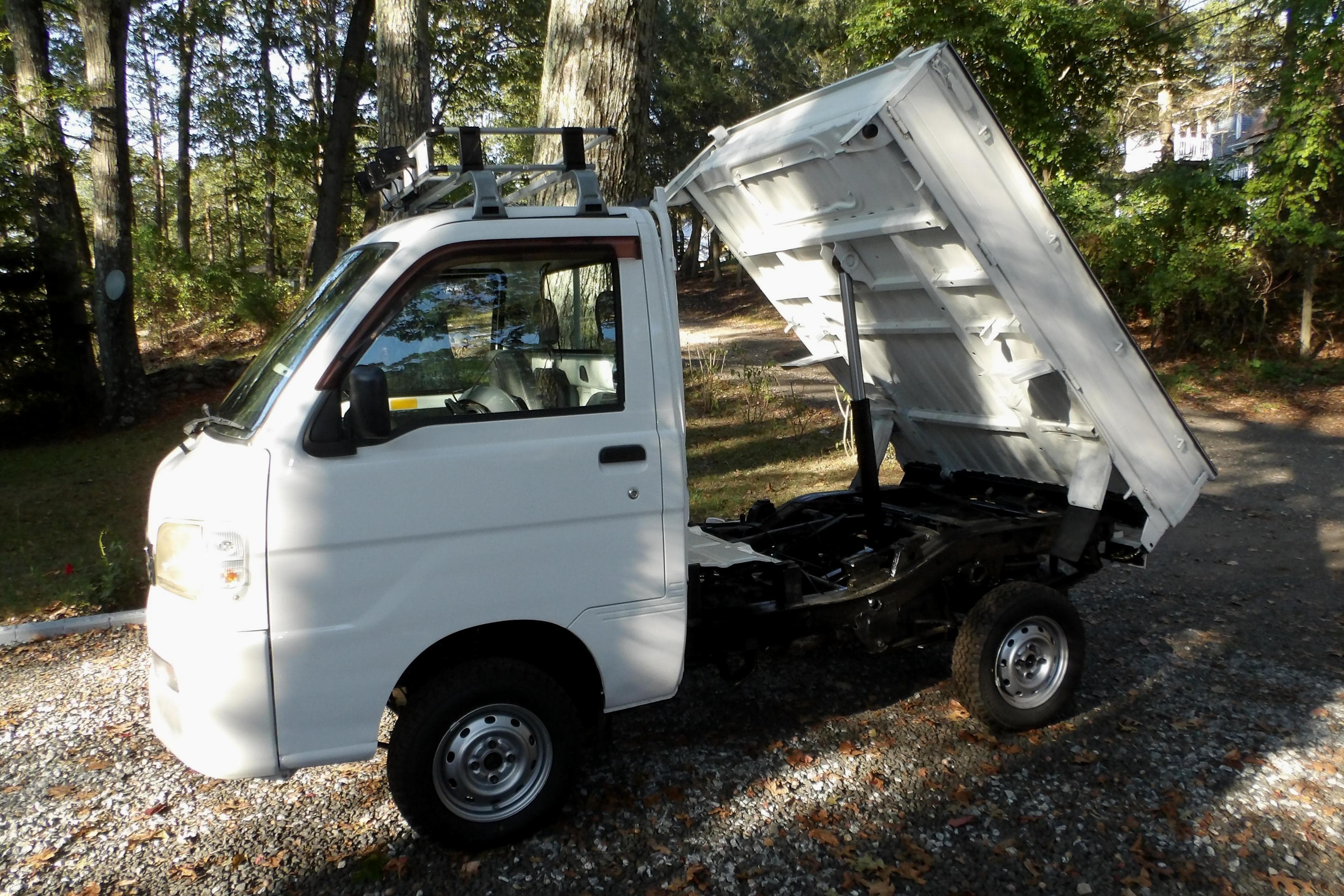 1999 Daihatsu Hijet sold for $6,600