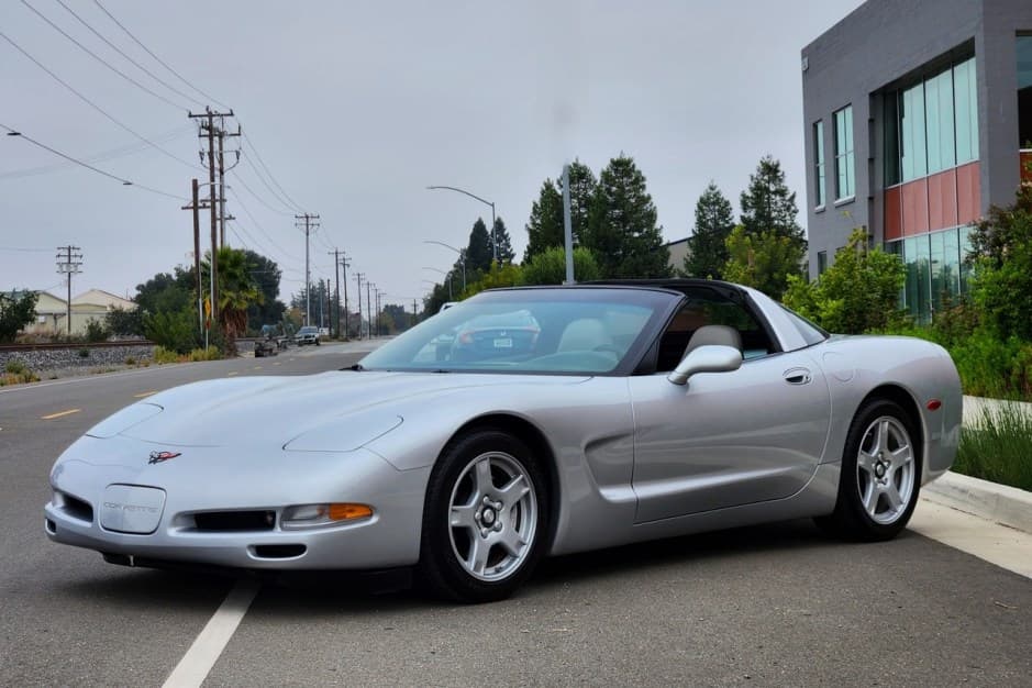 1999 Chevrolet Corvette C5 Coupe sold for $17,000