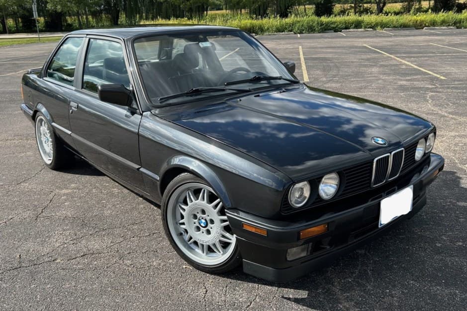 1991 BMW E30 3-Series Coupe sold for $6,999