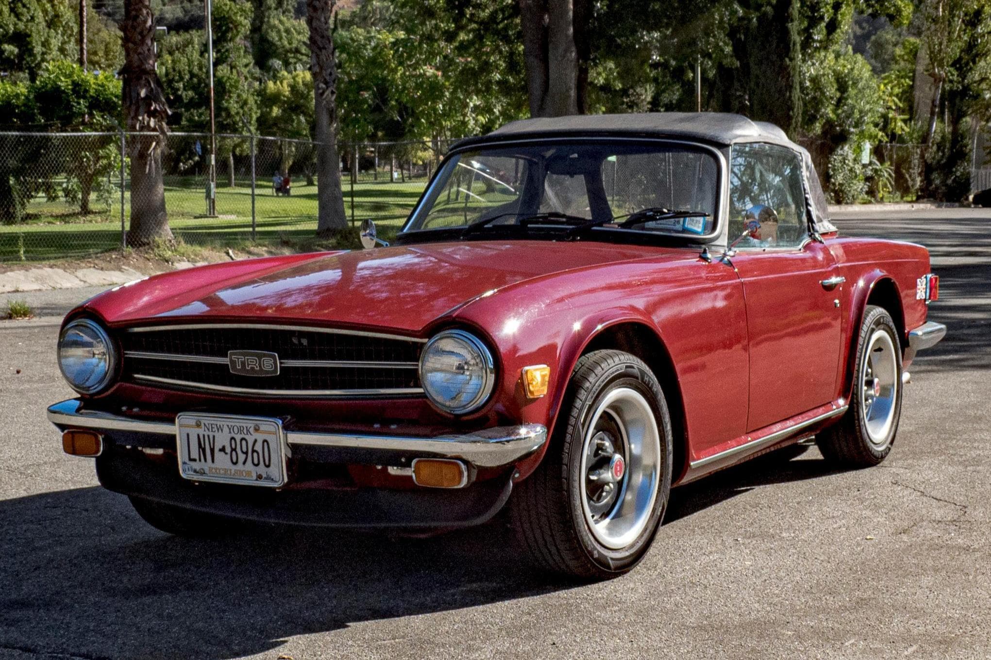 1976 Triumph TR6 sold for $7,700