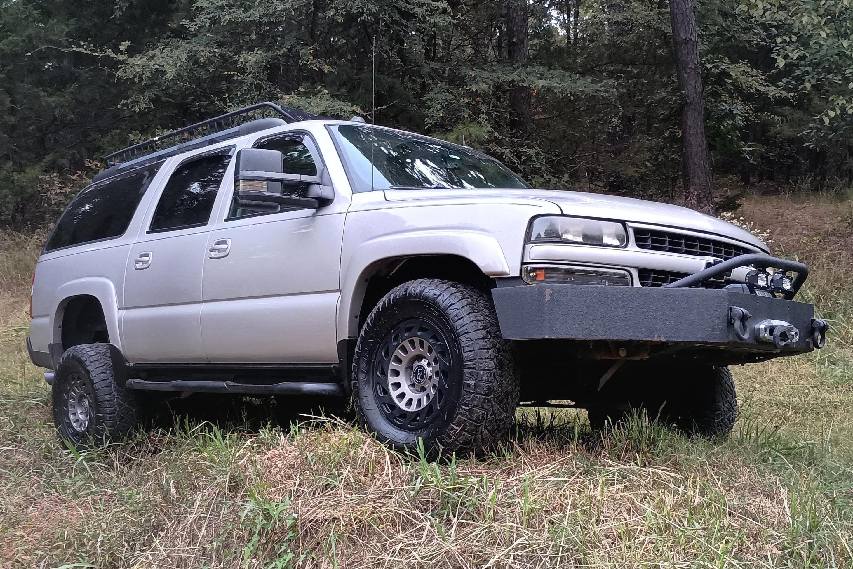 2004 Chevrolet Suburban sold for $11,350
