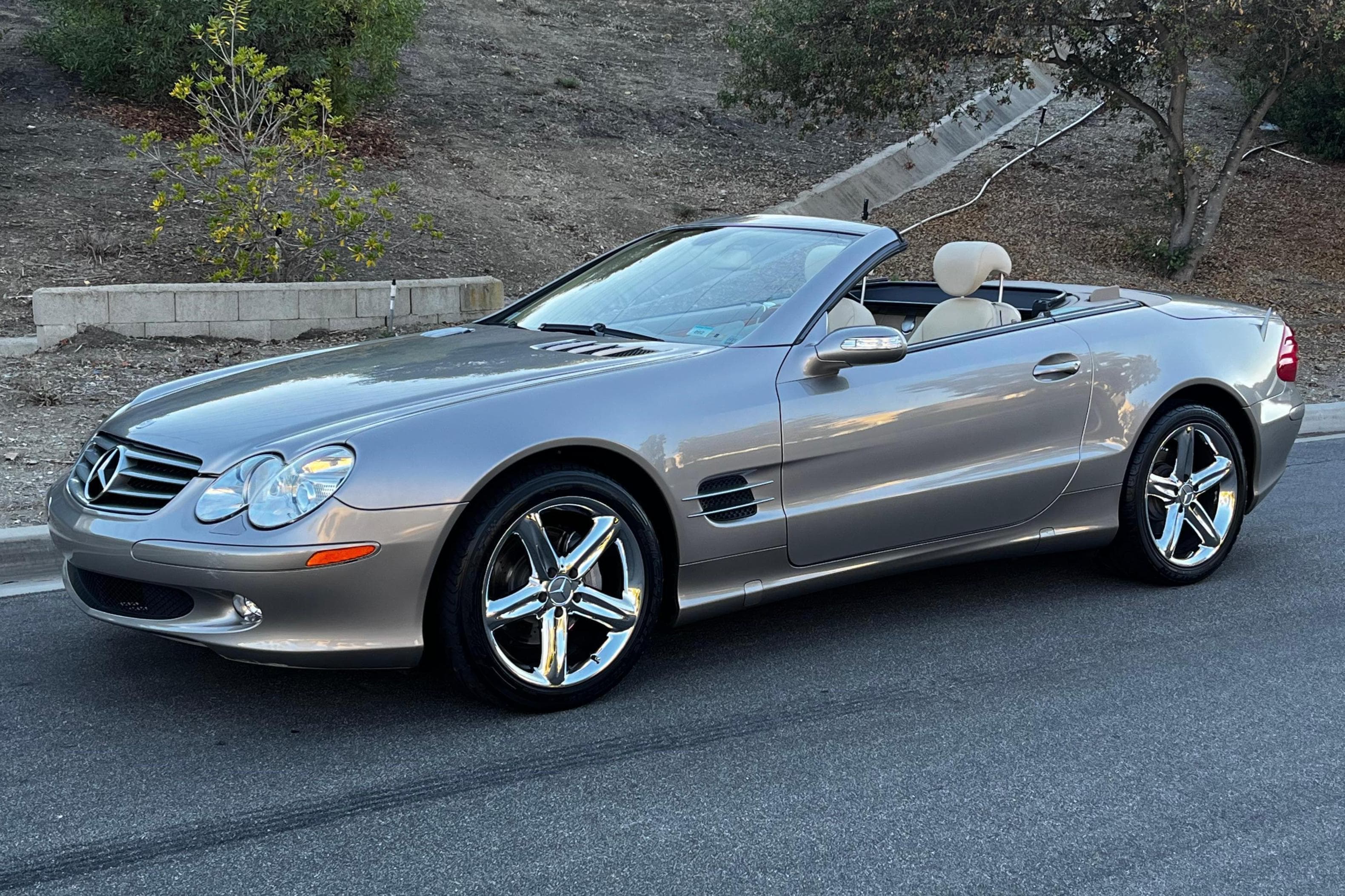 2005 Mercedes-Benz R230 SL sold for $21,000