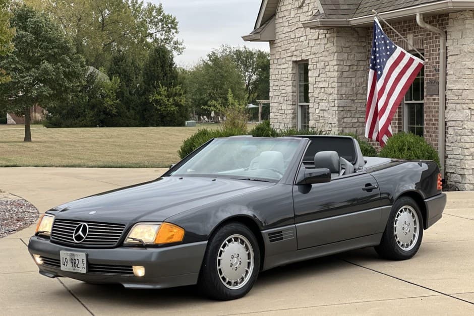 1992 Mercedes-Benz R129 SL sold for $38,000