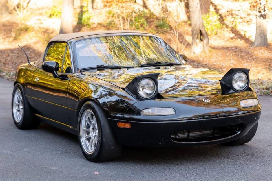 1995 Mazda NA MX-5 Miata sold for $10,000