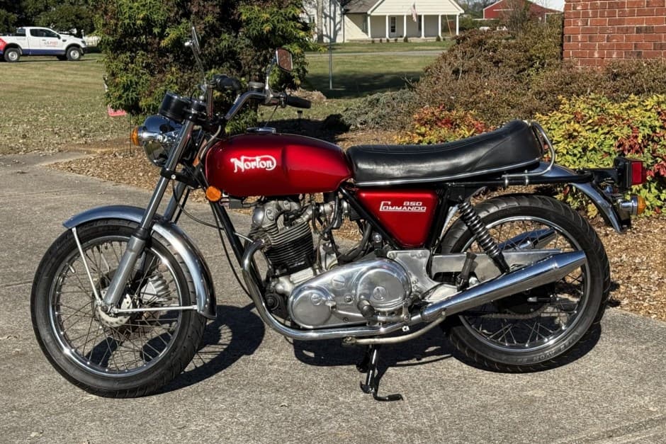 1974 Norton Commando sold for $5,678