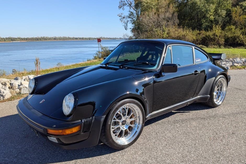 1985 Porsche 911 Carrera 3.2 sold for $76,000