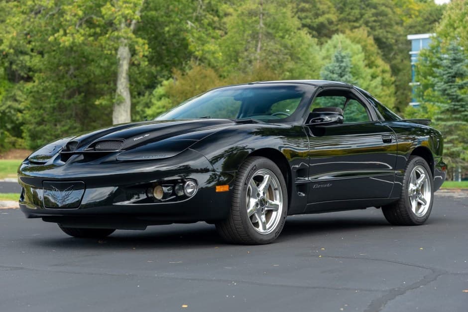 1998 Pontiac Firebird (4th Generation – 1993-2002) sold for $23,000