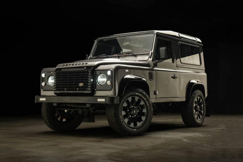 1993 Land Rover 90 / Defender 90 (Euro Spec) sold for $31,750
