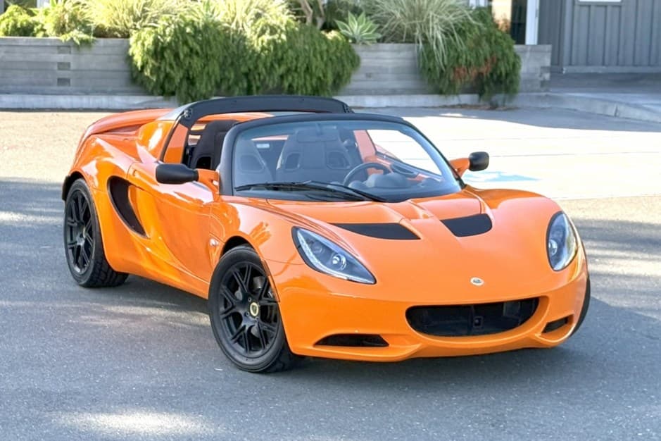 2011 Lotus Elise sold for $87,500