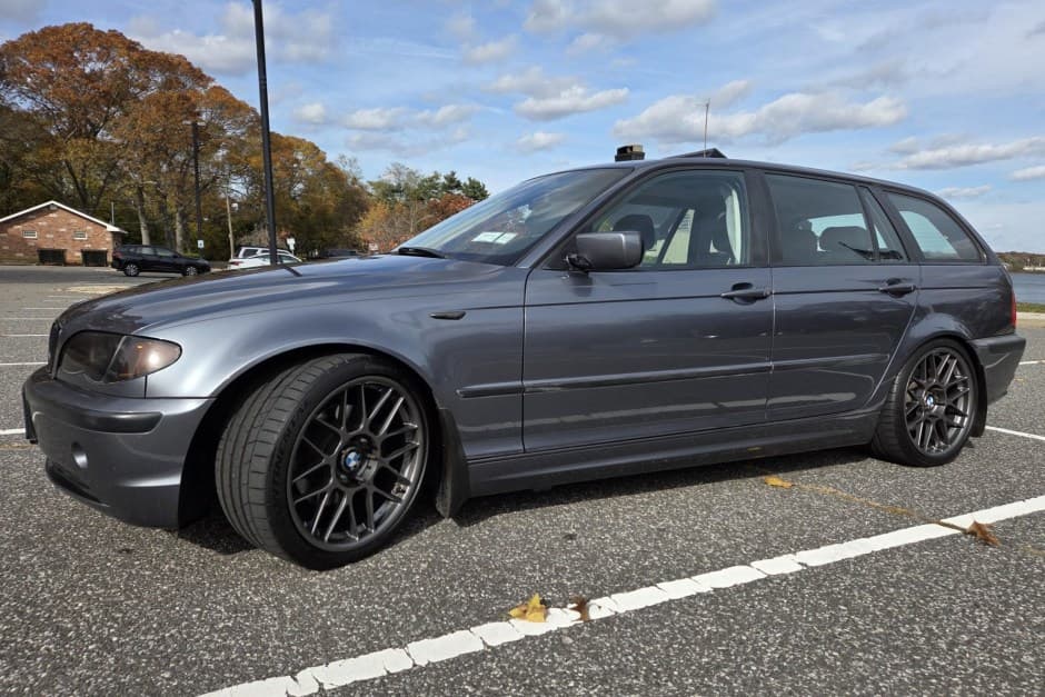 2003 BMW E46 3-Series Touring sold for $5,850