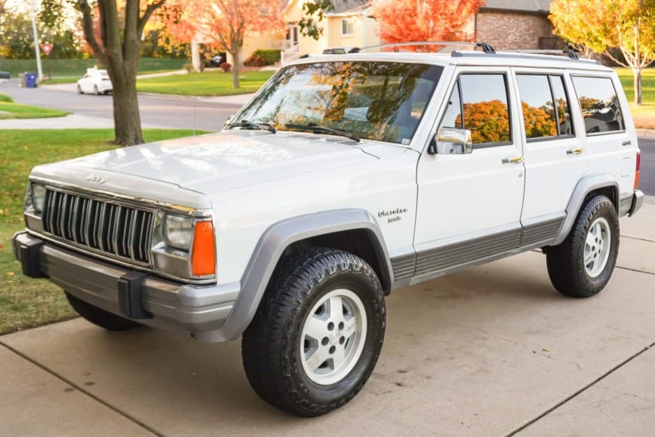 1992 Jeep XJ Cherokee sold for $4,350