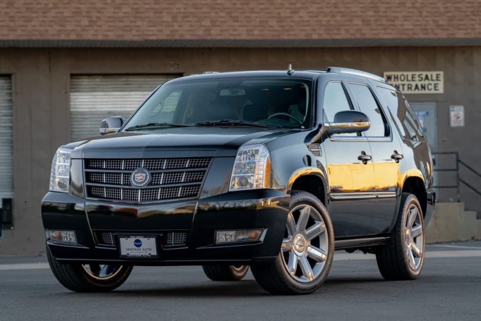 2012 Cadillac Escalade & EXT GMT900 (2007-2014) sold for $26,000