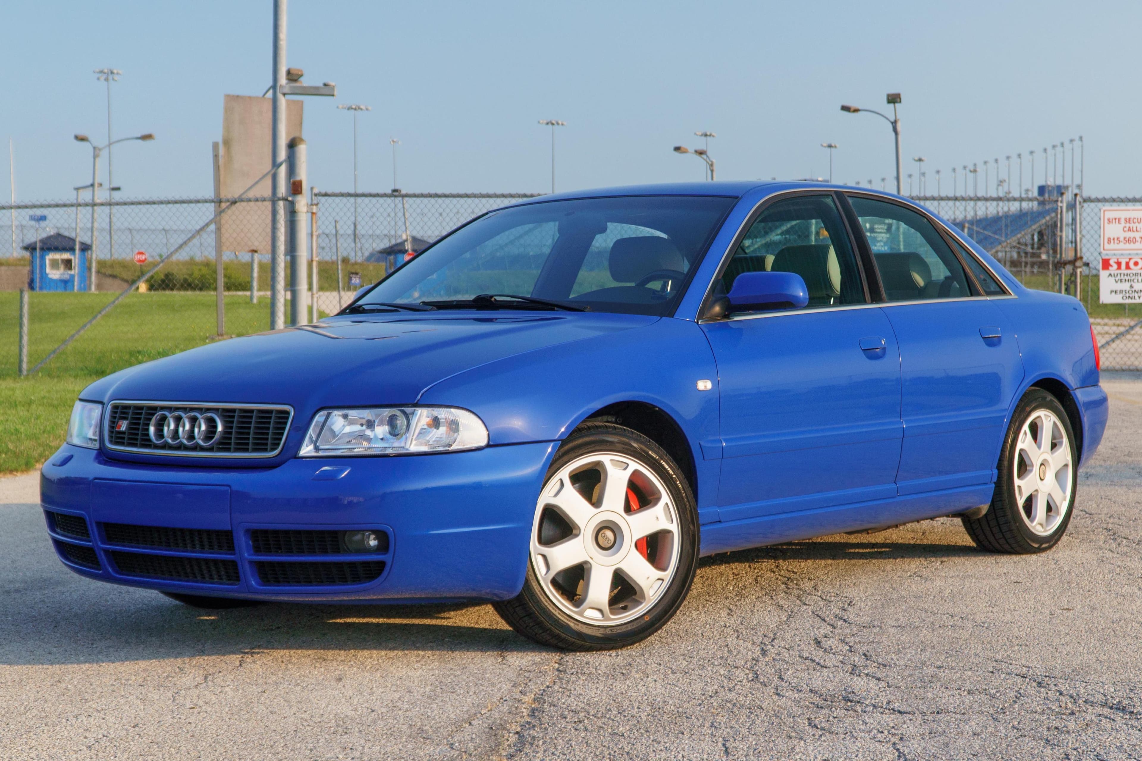 2000 Audi B5 S4 sold for $8,100