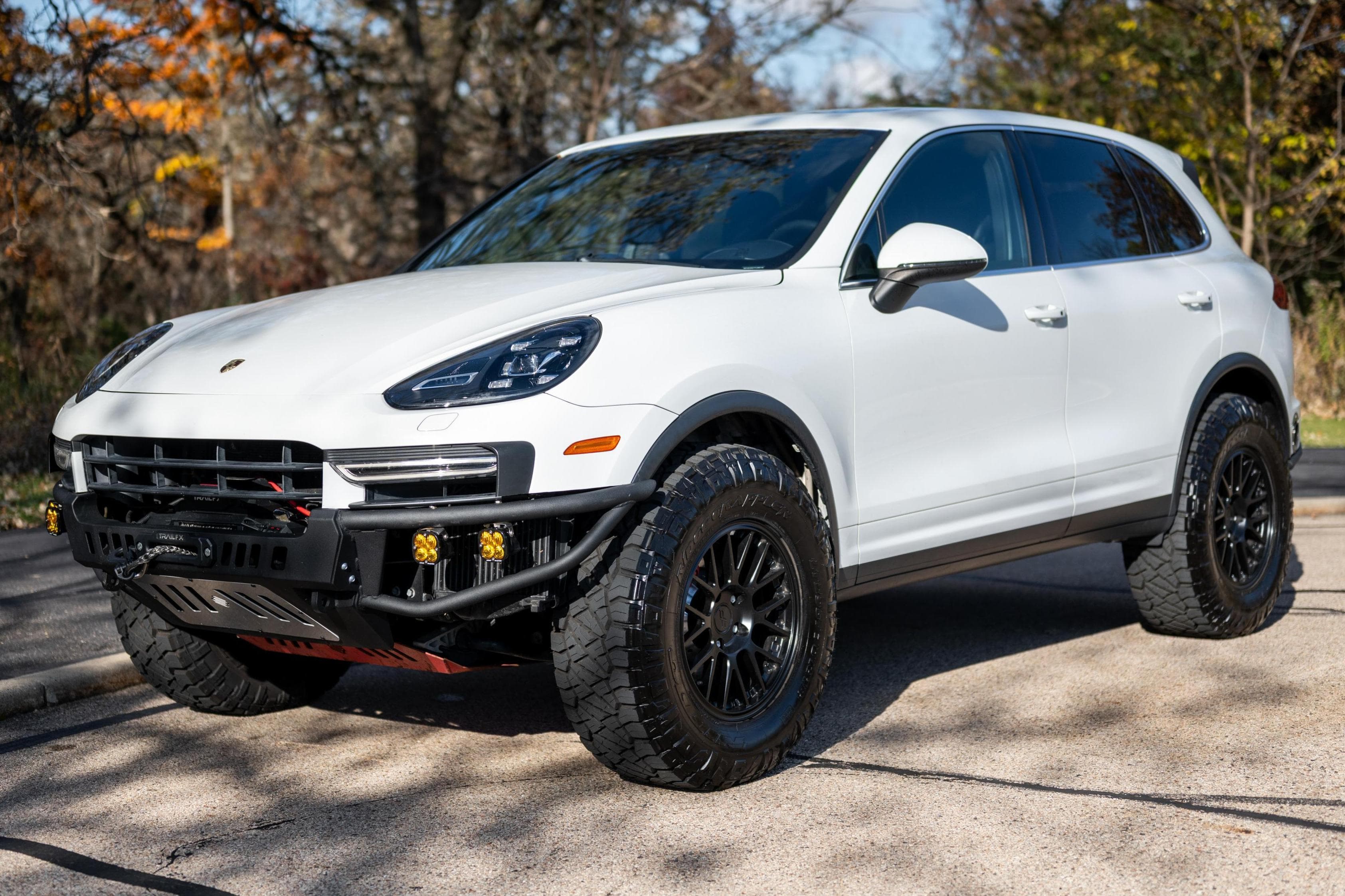 2015 Porsche Cayenne sold for $38,000