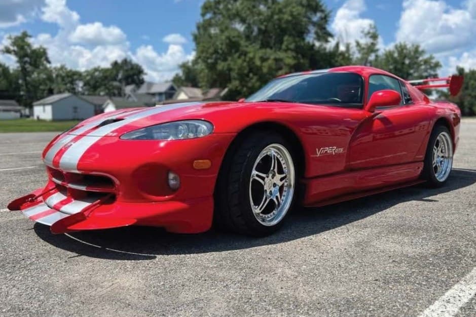 2000 Dodge Viper SR II (1996-2002) sold for $63,000