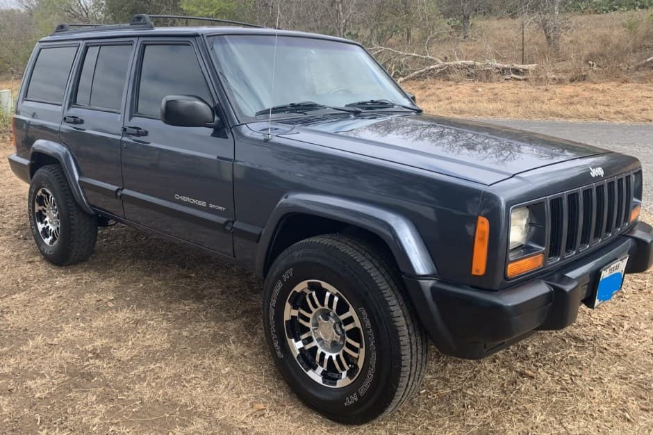 2001 Jeep XJ Cherokee sold for $11,500