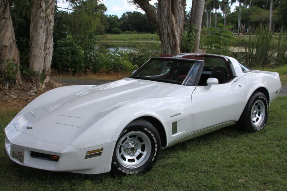 1982 Chevrolet Corvette C3 sold for $10,850