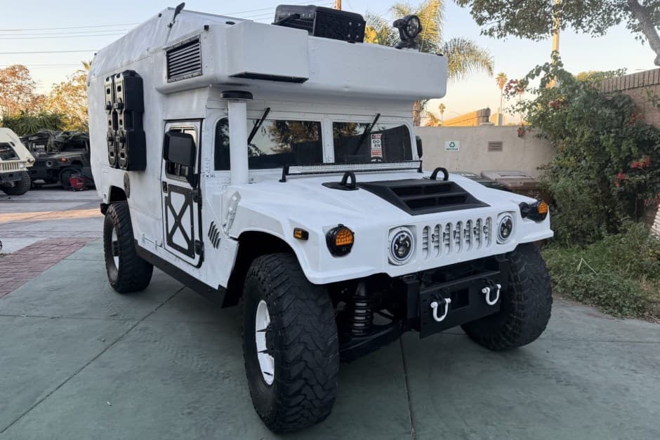 2001 Hummer HMMWV/Humvee sold for $13,250