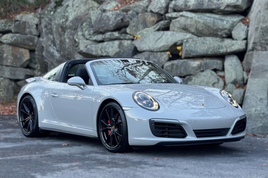 2018 Porsche 991 911 (Non-Turbo/GT2/GT3) sold for $123,000