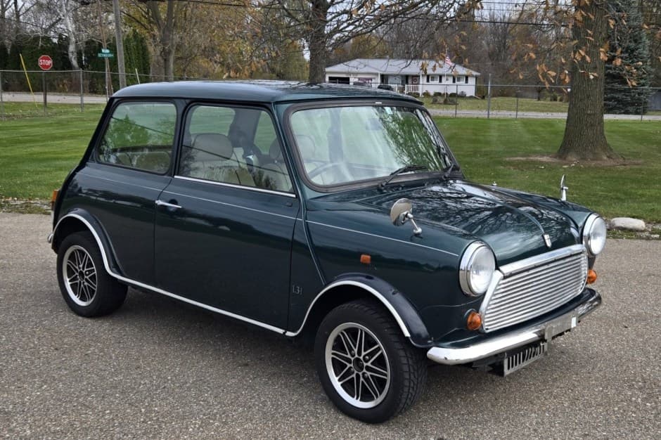 1996 Mini Mk VI & Mk VII sold for $11,950