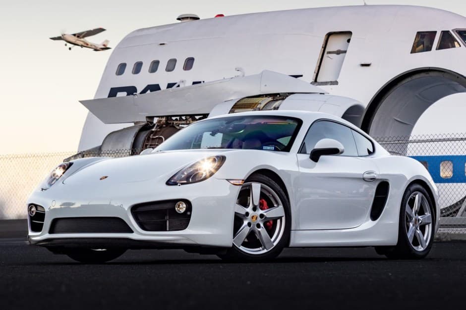 2016 Porsche 981 Cayman sold for $62,000