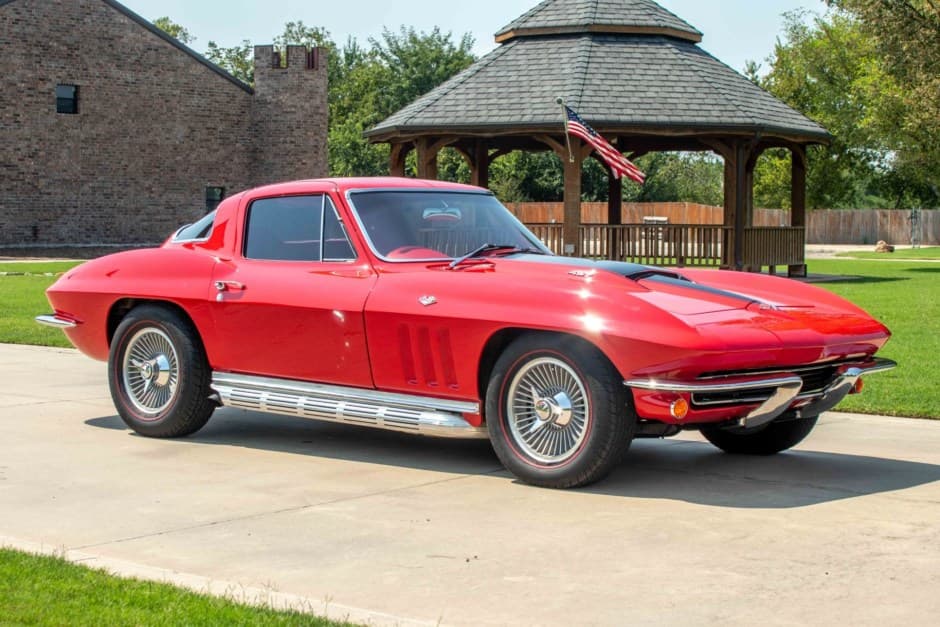 1966 Chevrolet Corvette C2 sold for $61,000