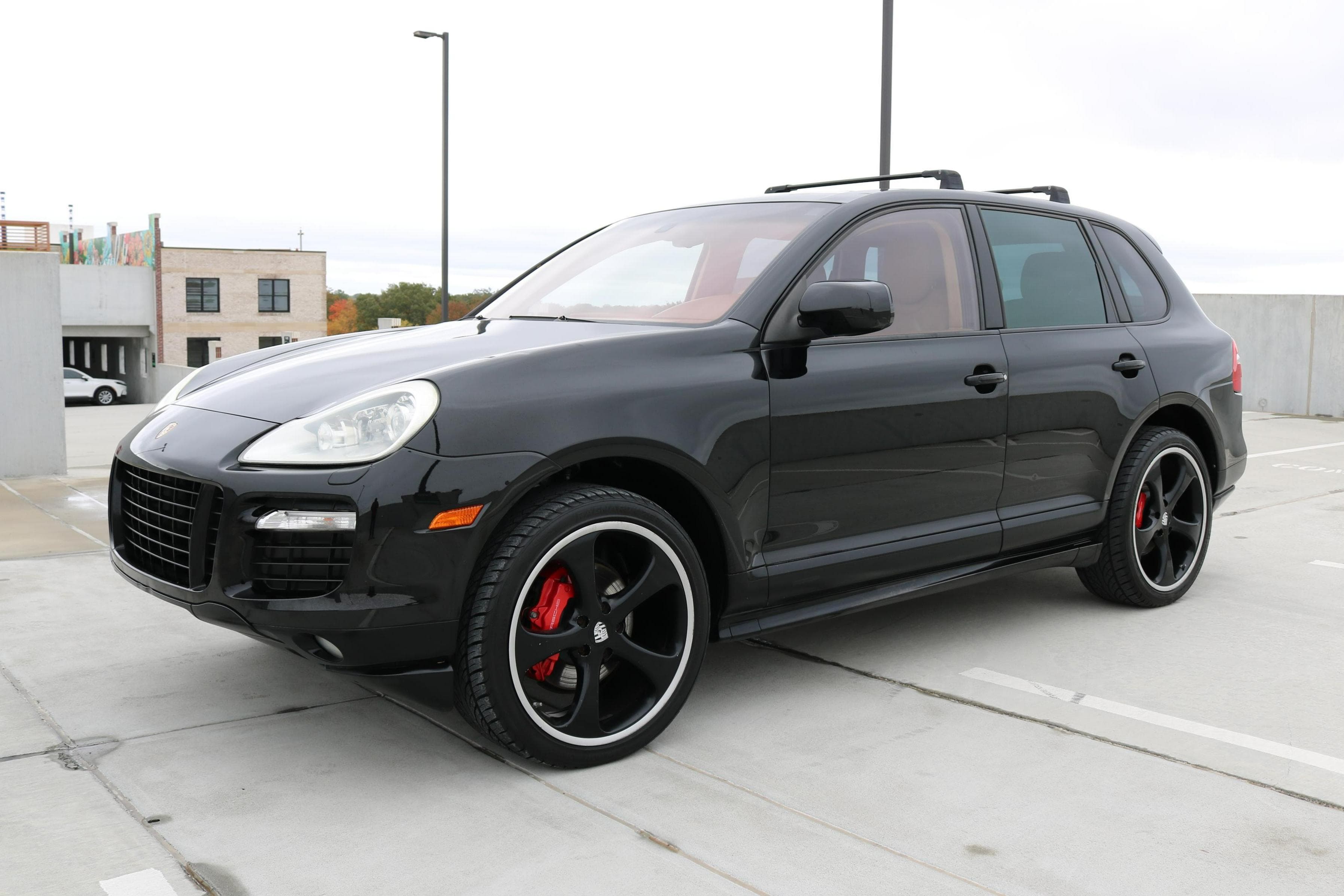 2010 Porsche Cayenne sold for $9,575