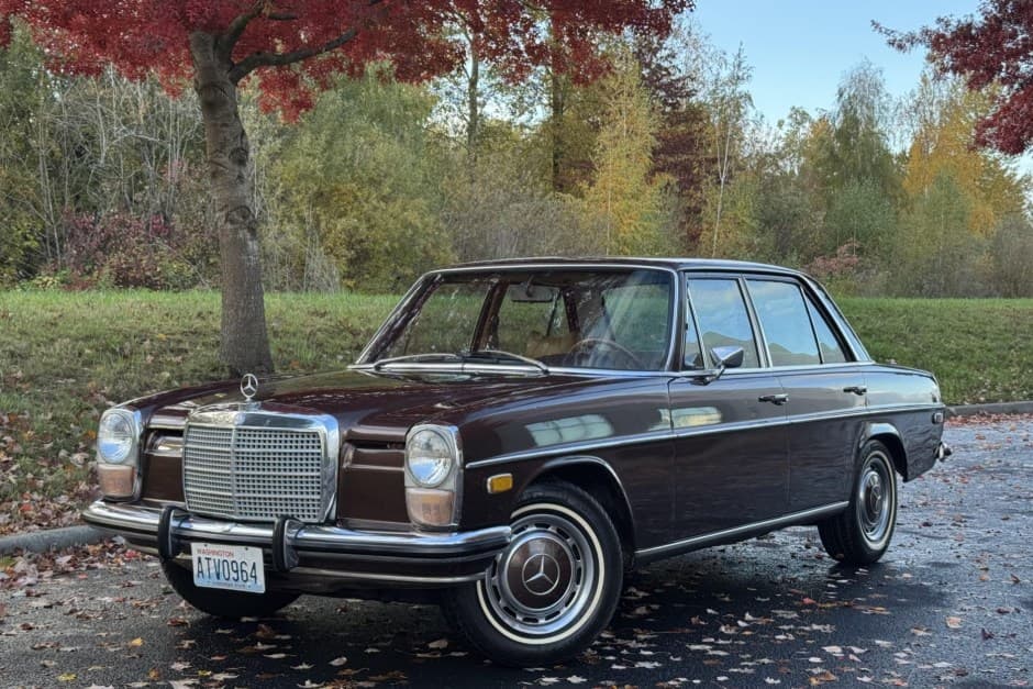 1972 Mercedes-Benz W114 & W115 sold for $12,805