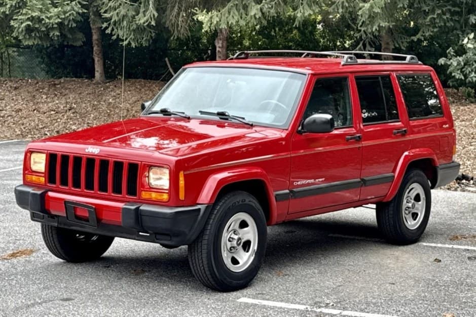 2001 Jeep XJ Cherokee sold for $8,800