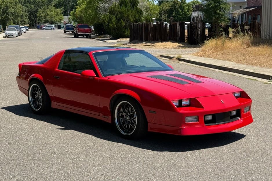 1989 Chevrolet Camaro (3rd Generation – 1982-1992) sold for $12,750