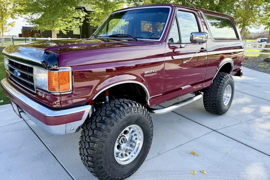 1991 Ford Bronco 4th-5th Generations 1987-1996 sold for $30,000