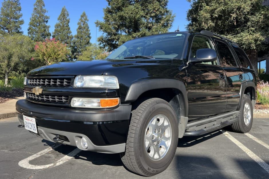 2004 Chevrolet Tahoe GMT800 sold for $20,583