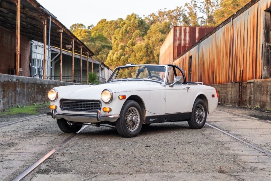 1972 MG Midget sold for $3,950